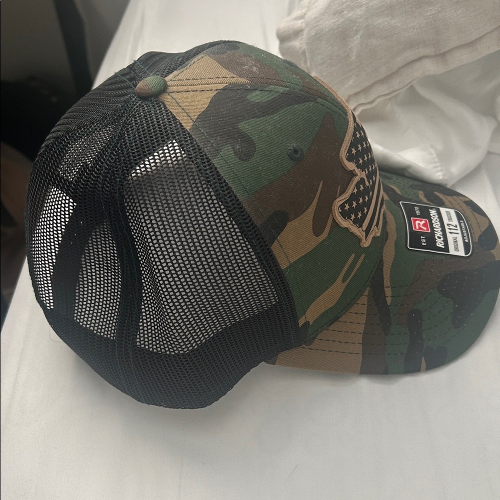 Richardson Camo and Black Trucker Hat - Picture 3 of 4